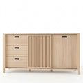 Skandinavisches Sideboard mit Schubladen und Schranktüren, Eichedekor